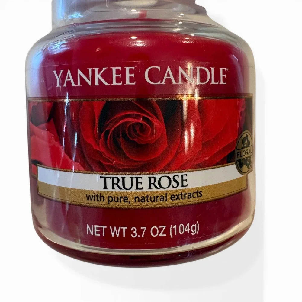 NEW Yankee Candle Retired Fragrance True Rose Jar Scented Candle‎ 3.7 oz Red